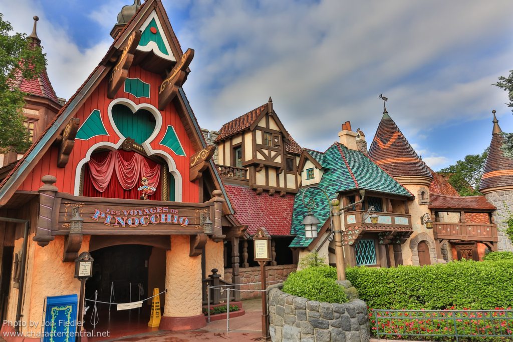 Les Voyages des Pinocchio