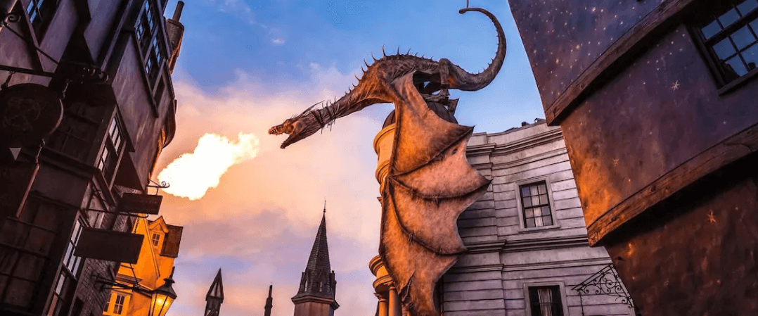 Parque Universal Studios Orlando - dragão cuspidor de fogo
