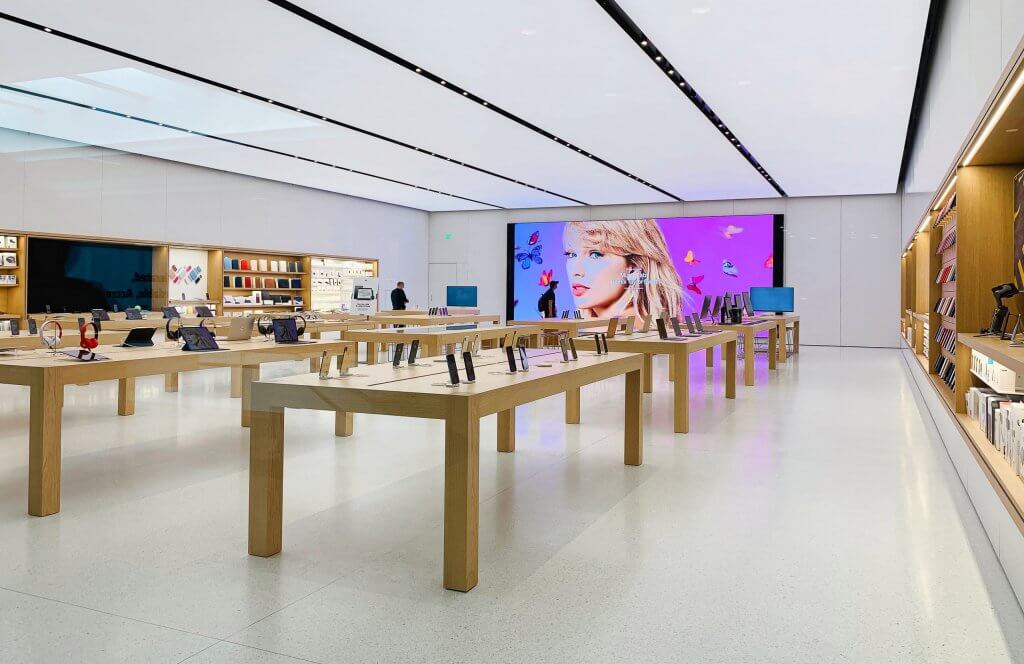 Apple Store, Mall at Millenia, Orlando Florida. 