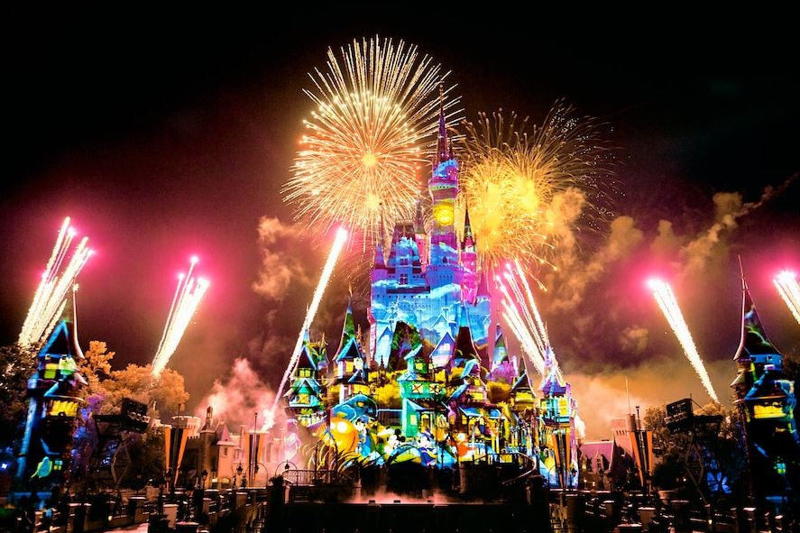 show de fogos especial "Disney’s Not-So-Spooky Spectacular"