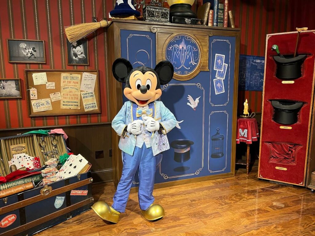  Town Square Theater mickey 2022