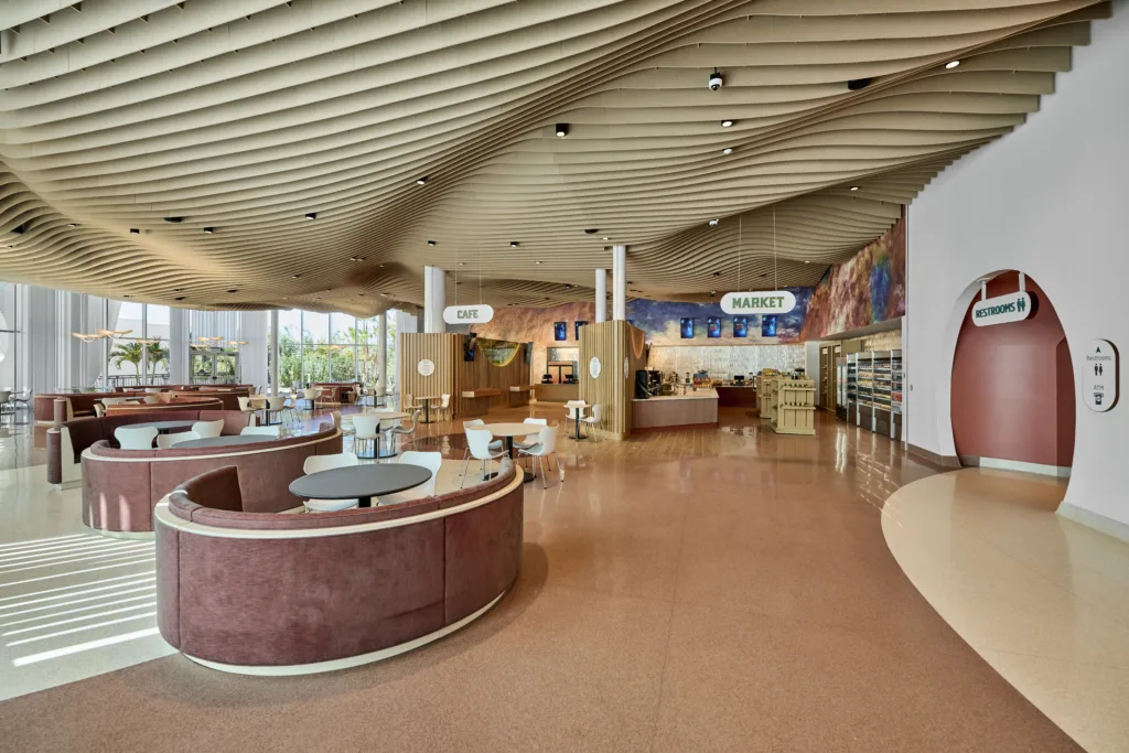 Terra Luna Resort - Cafe & Market Seating