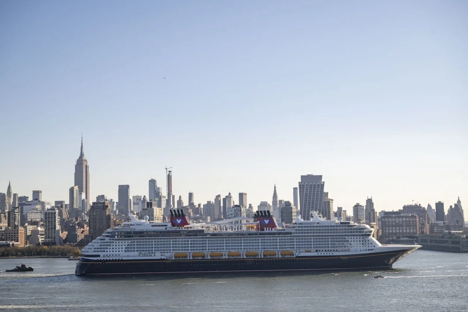 Disney Wish, que estreia em Nova York em setembro de 2027 com sete travessias