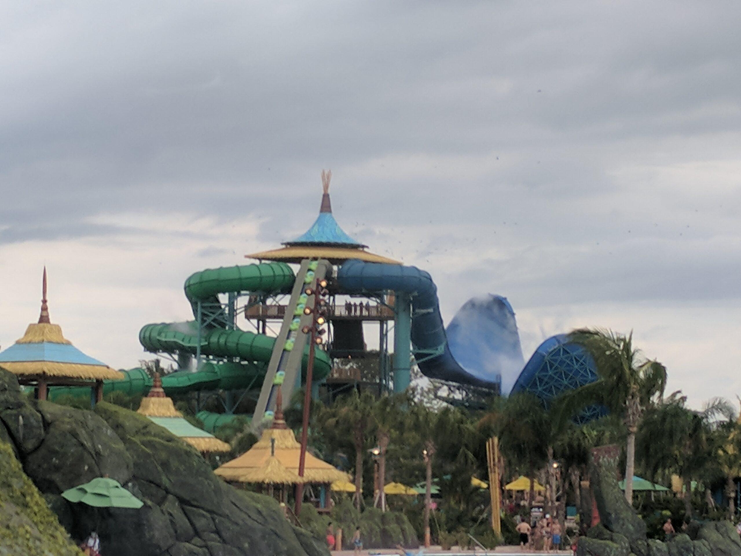 Honu and Ika Moana, toboáguas em bote do Volcano Bay