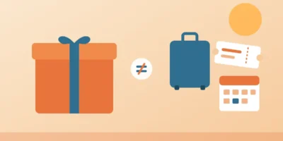 Ilustração de uma caixa de presente ao lado de mala, ingresso e calendário separados, representando pacote para a Disney versus viagem montada sozinho